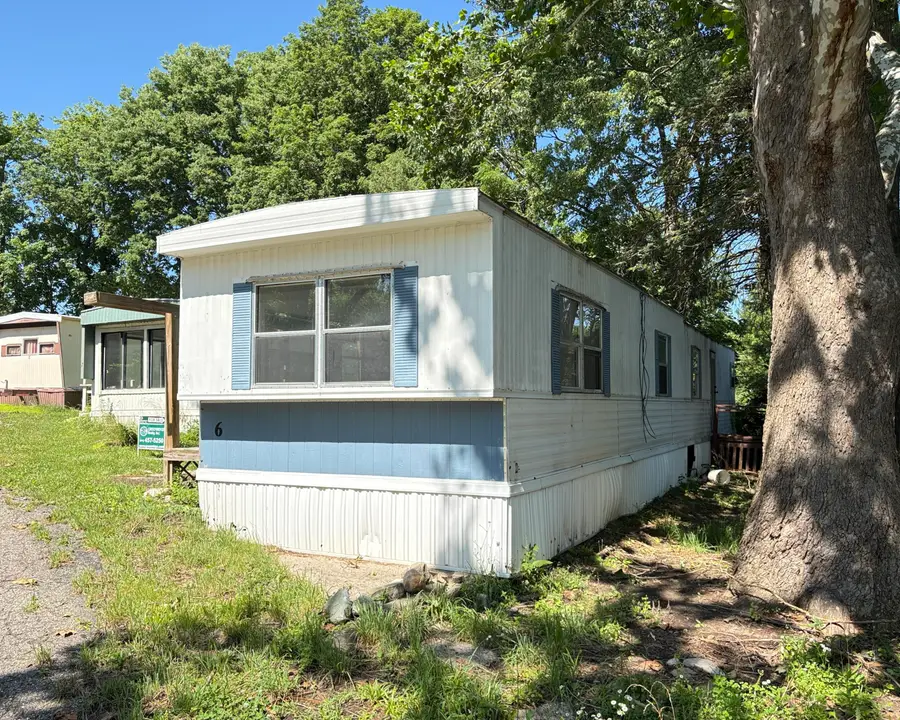 875 E Michigan Avenue #6, Marshall, MI 49068 - #3