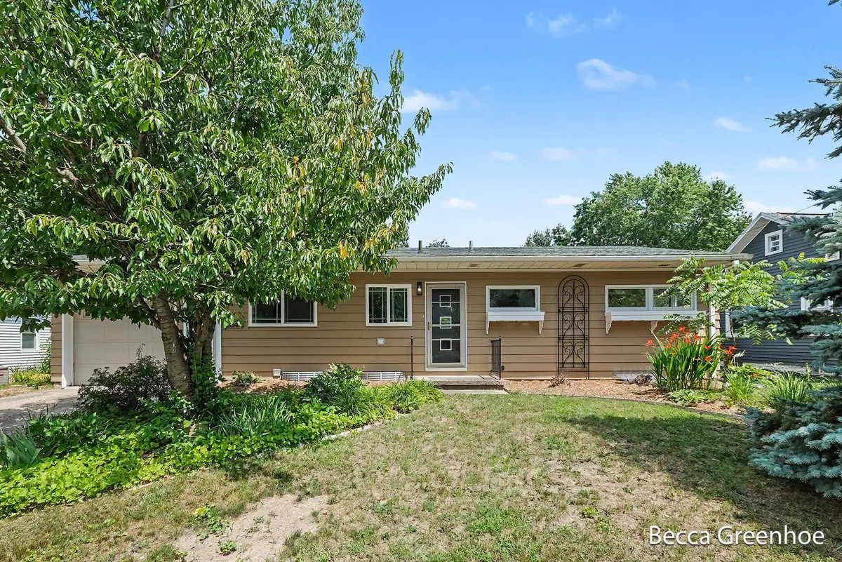 3840 Williamson Avenue Ne, Grand Rapids, MI 49525 - #1