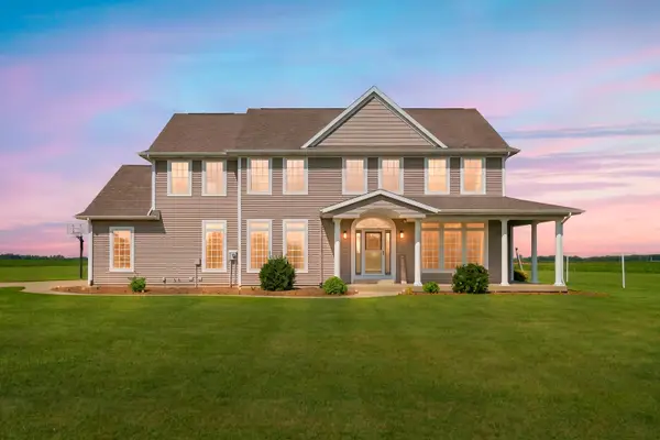 52075 45th Street, Paw Paw, MI 49079