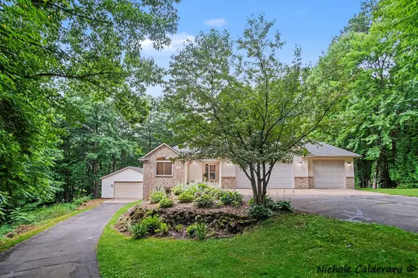 11249 Wild Pond Drive Ne, Rockford, MI 49341