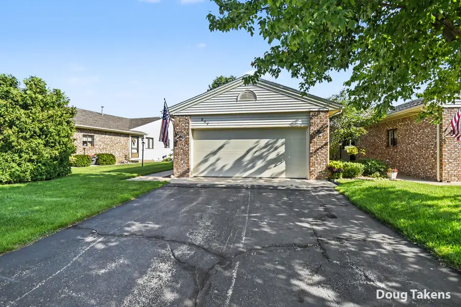 867 Bayou Drive Sw, Byron Center, MI 49315 - #2