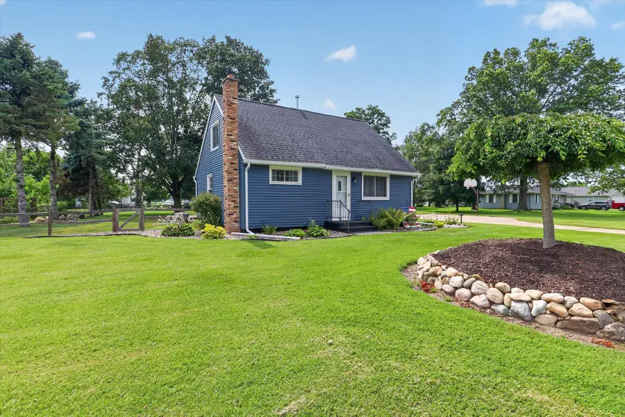 68958 Claire Street, Edwardsburg, MI 49112 - #2