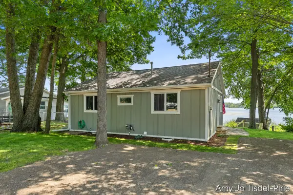 1760 S Colonel Point Drive, Crystal, MI 48818