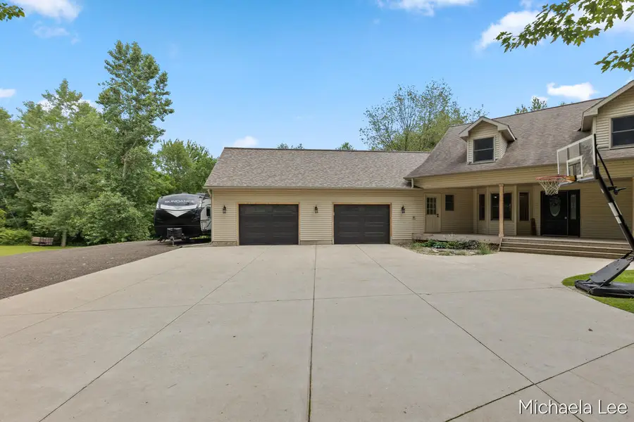 3316 Pinch Highway, Potterville, MI 48876 - #3