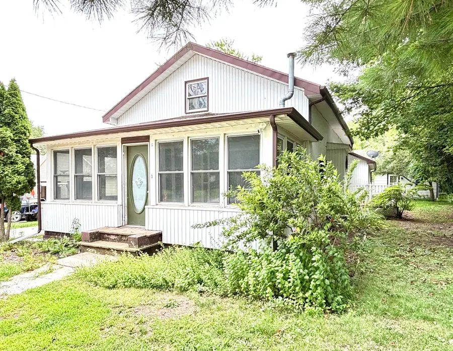 210 E Ash Street, Three Oaks, MI 49128 - #2