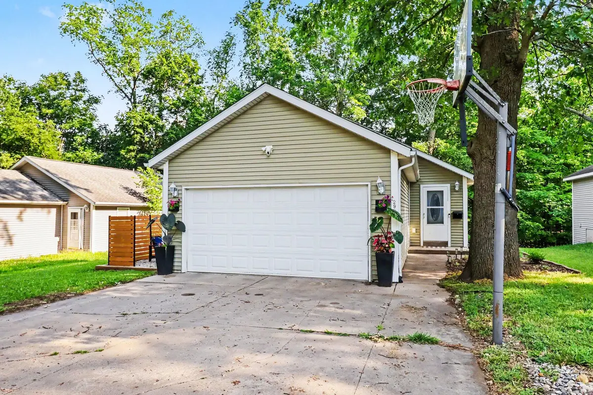 2909 Parkview Avenue, Kalamazoo, MI 49008 - #1