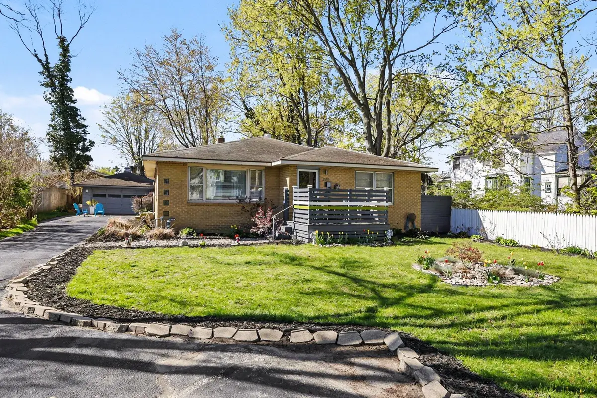 342 E Napier Avenue, Benton Harbor, MI 49022 - #1