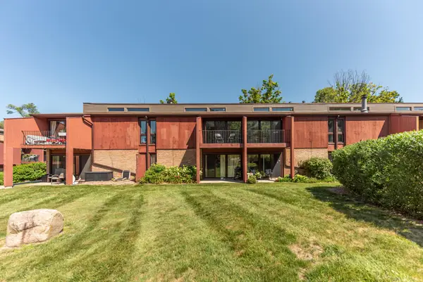 2405 Packard Street #39D, Ann Arbor, MI 48104