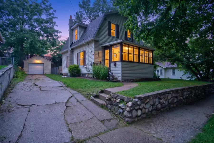 916 Lincoln Street, Jackson, MI 49202 - #3