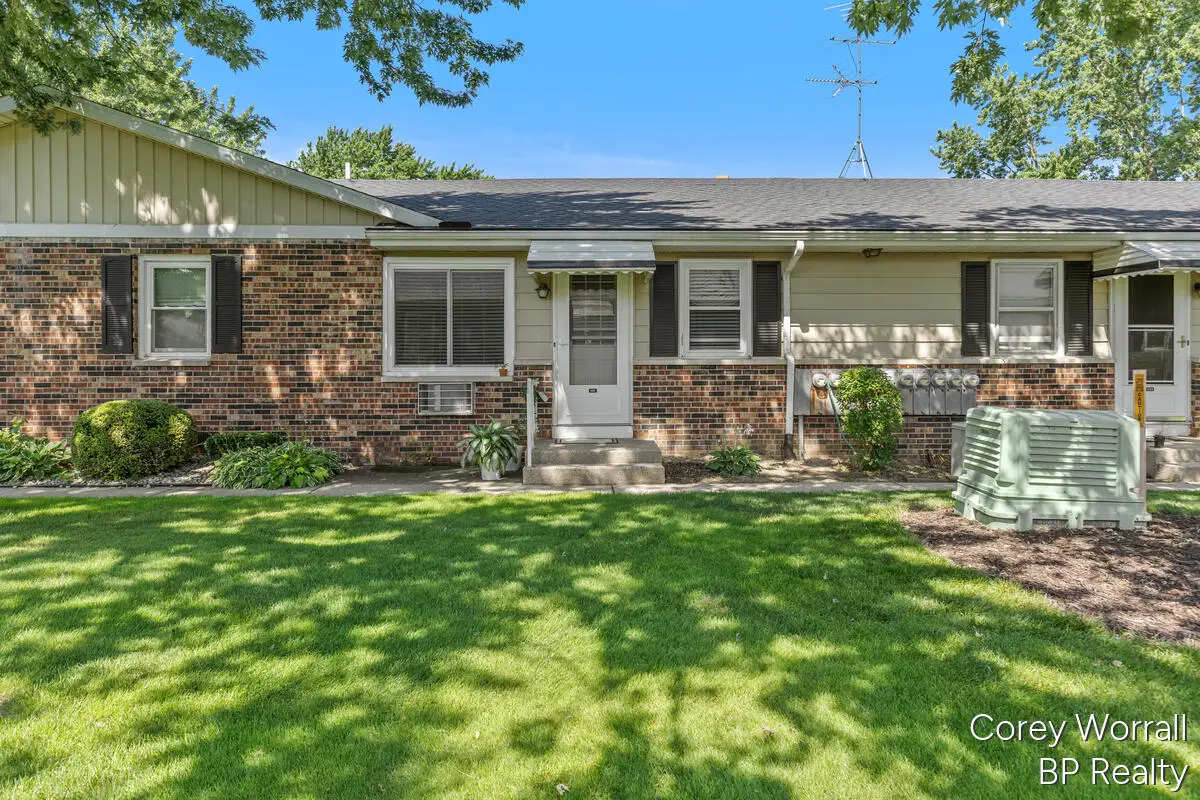 686 Andover Street Se, Grand Rapids, MI 49548 - #1