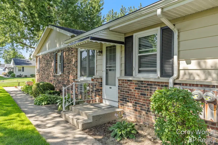 686 Andover Street Se, Grand Rapids, MI 49548 - #2