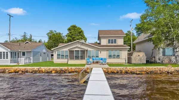 1027 E Lake Mitchell Drive, Cadillac, MI 49601