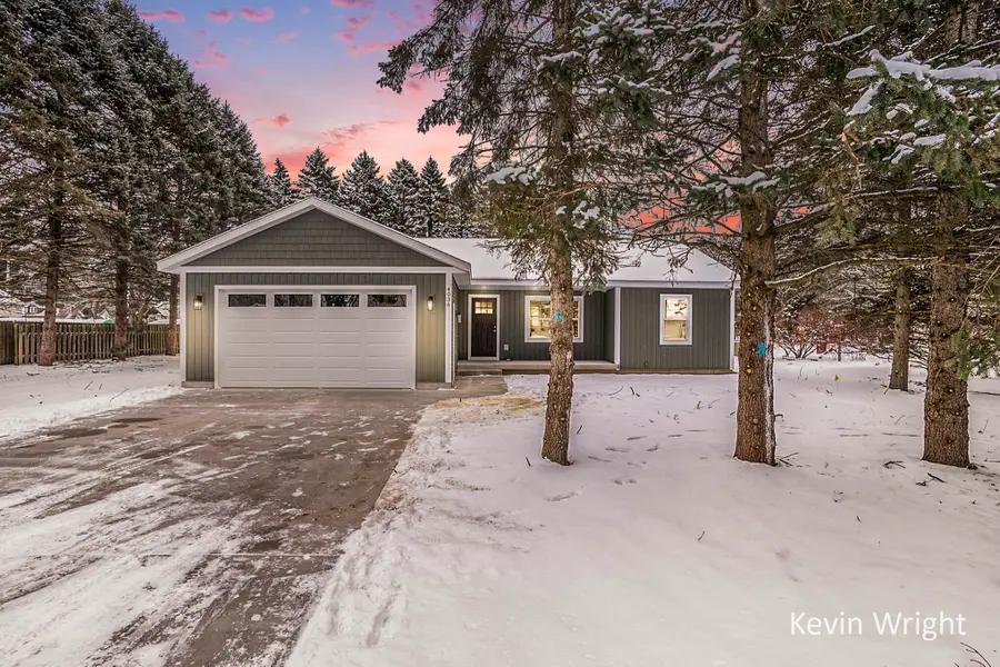 877 Amity Avenue, Muskegon, MI 49442 - #2