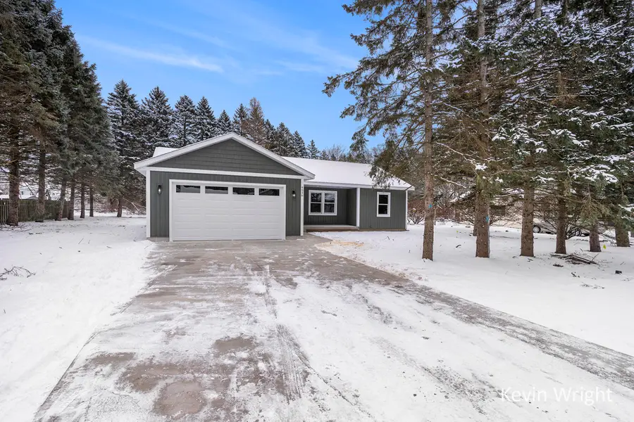 877 Amity Avenue, Muskegon, MI 49442 - #3