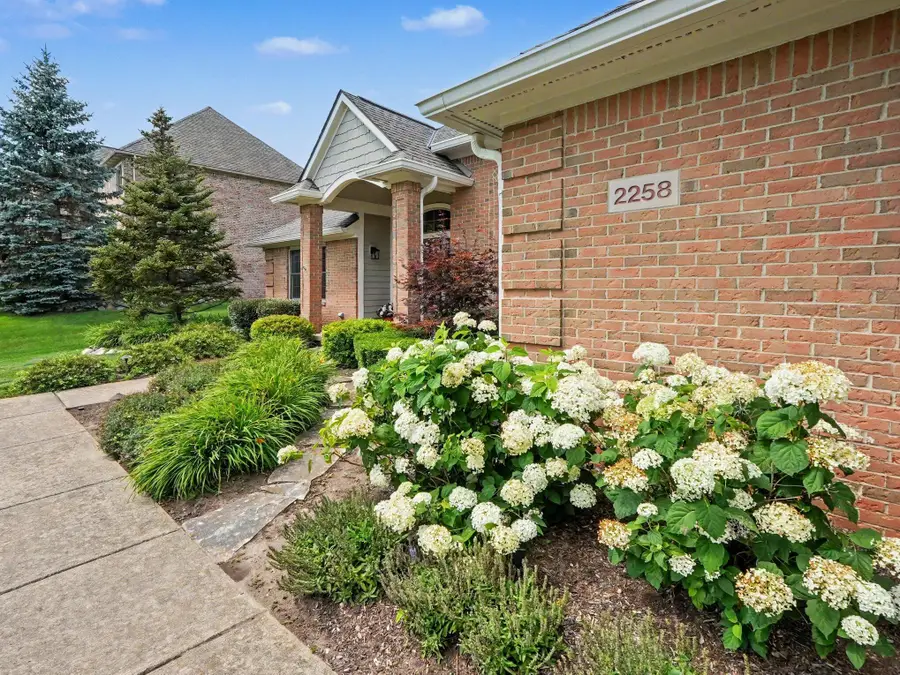 2258 Woodview Lane, Ann Arbor, MI 48108 - #3