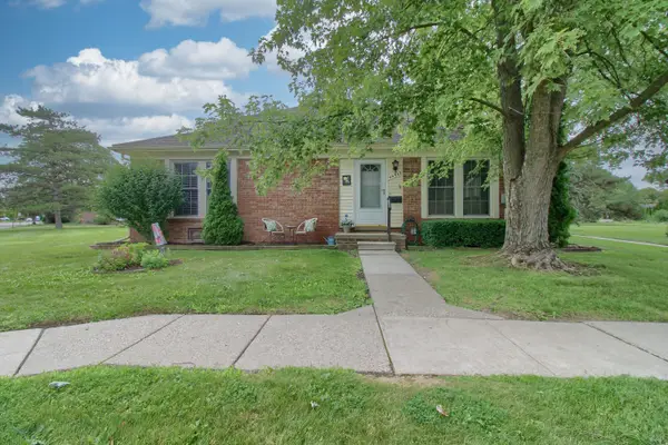 44507 N Umberland Circle, Canton, MI 48187