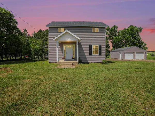 910 W Bradshaw Road, Scottville, MI 49454