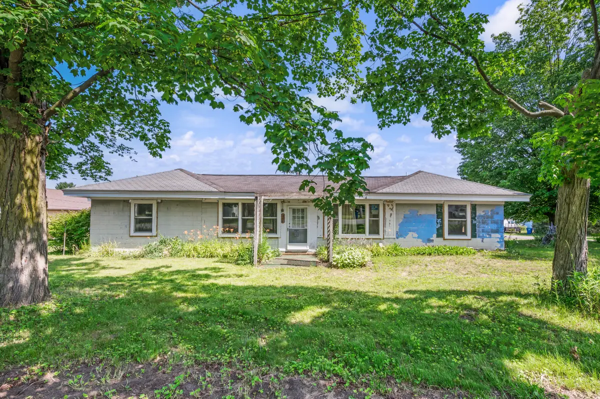 417 Walnut Street, Howard City, MI 49329 - #1