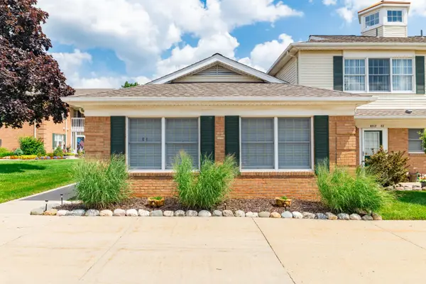 8217 Grays Drive #9, Grosse Ile, MI 48138