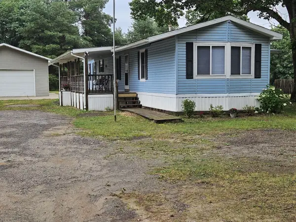 14166 Red Pine Drive Nw, Kent City, MI 49330