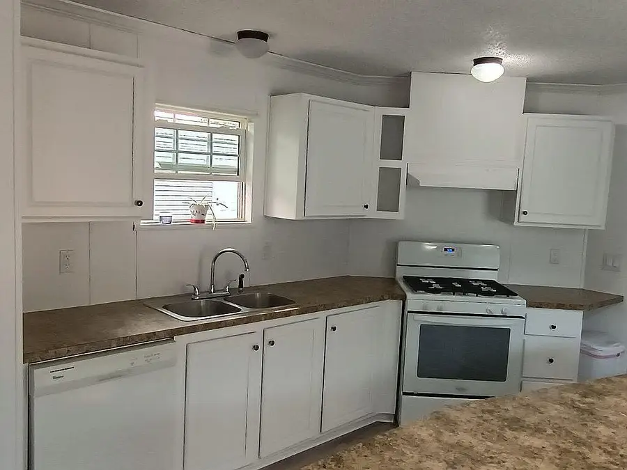 411 S Grover Avenue, Alma, MI 48801 - #3