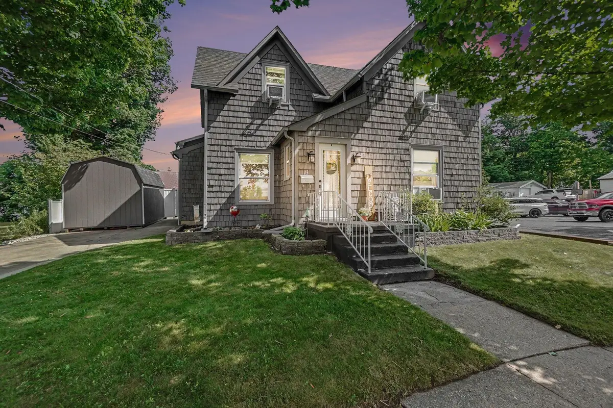 13 E Dayton Street, Fremont, MI 49412 - #1