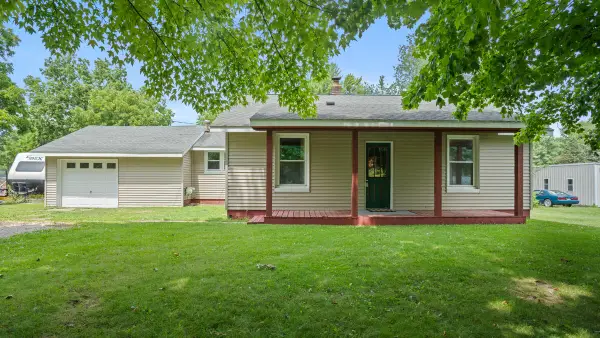 189 E Cross Street, Clarksville, MI 48815