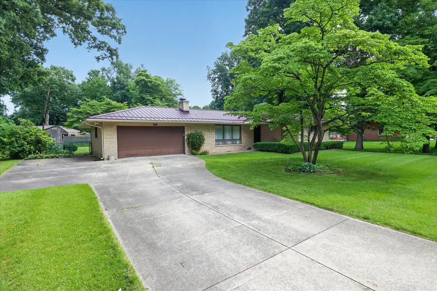 26384 Sweetbriar Street, Edwardsburg, MI 49112 - #2