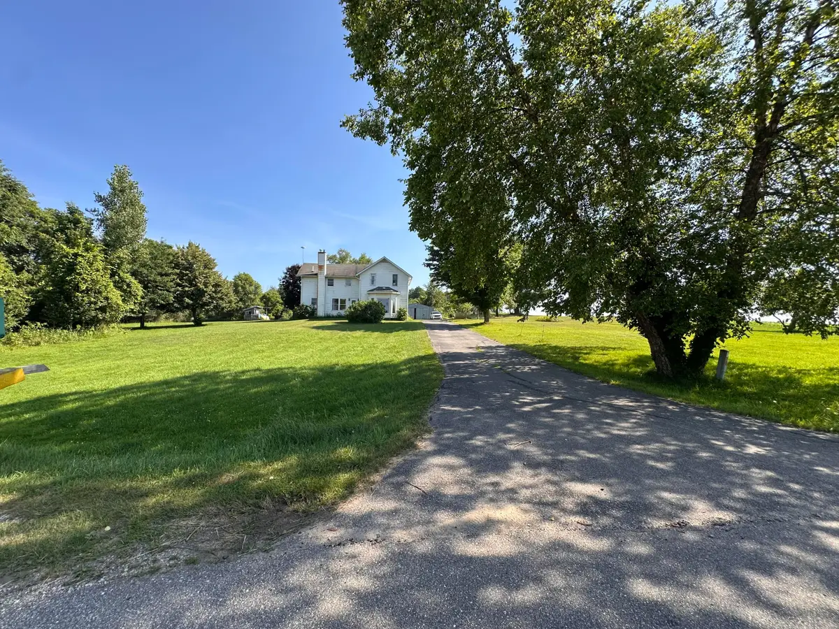 5372 W 8th, Fremont, MI 49412 - #1