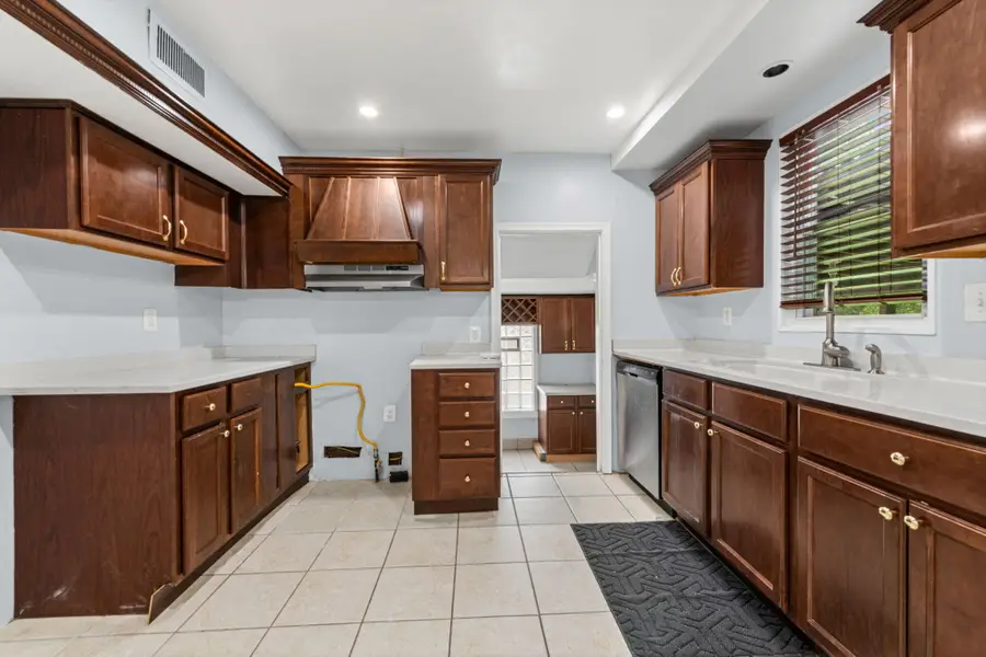 6953 Mayburn Street, Dearborn Heights, MI 48127 - #2