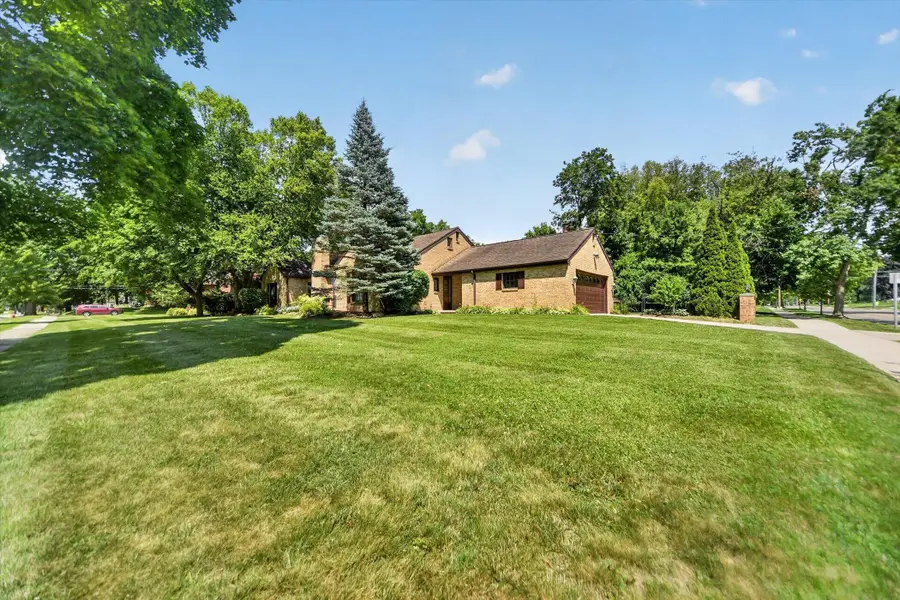 411 S Higby Street, Jackson, MI 49203 - #3
