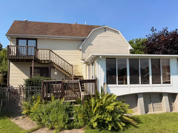 423 S Lakeside Drive, Michigan Center, MI 49254