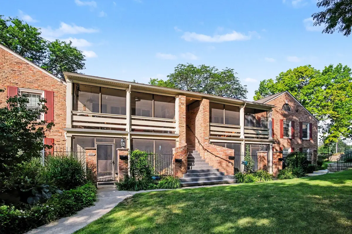 2432 Village Drive Se, Grand Rapids, MI 49506 - #1