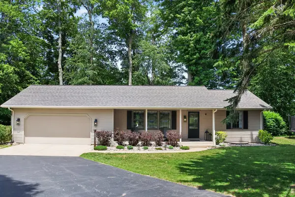 70070 2nd Avenue, South Haven, MI 49090