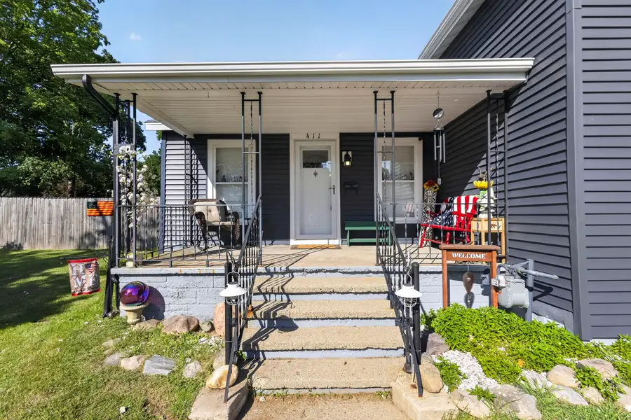 411 East Street, Jonesville, MI 49250 - #2