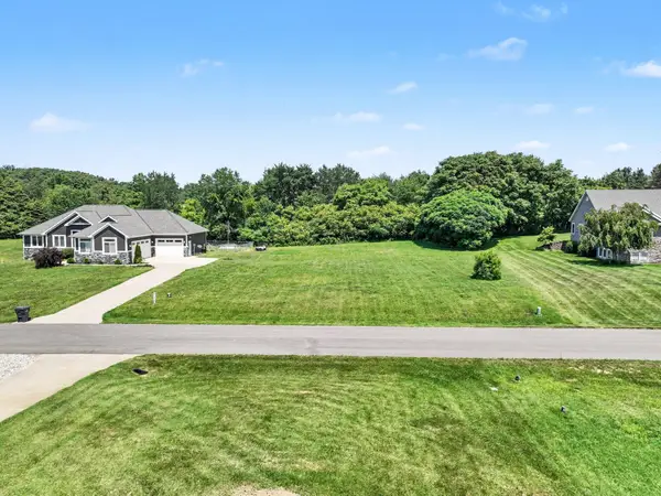 5656 Meadow Lane, Coloma, MI 49038