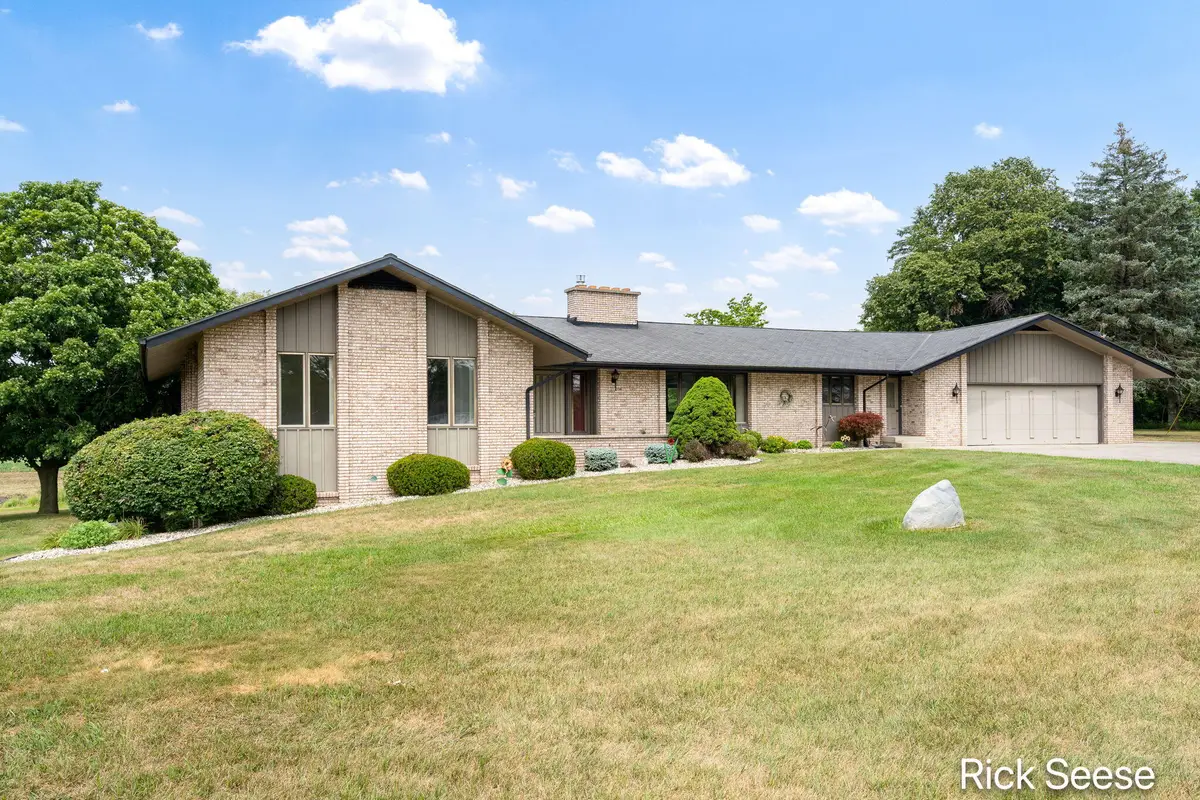 7290 Wingeier Avenue Se, Alto, MI 49302 - #1