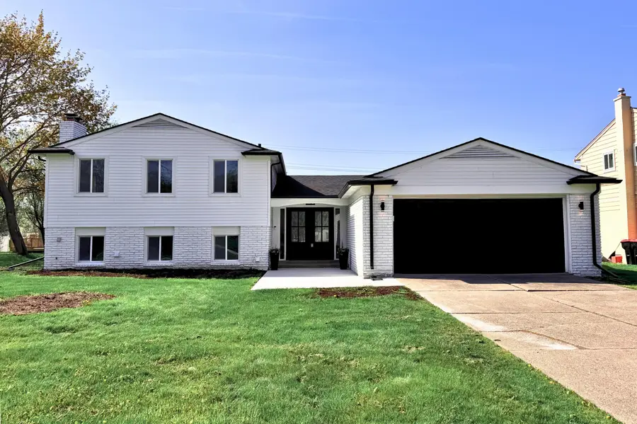 22589 Bell Brook Street, Southfield, MI 48034 - #2