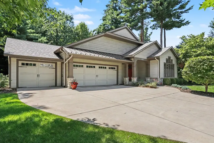 5543 N Red Pine Circle, Kalamazoo, MI 49009 - #3