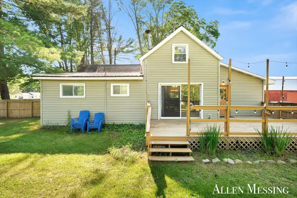 769 S Pine Avenue, White Cloud, MI 49349