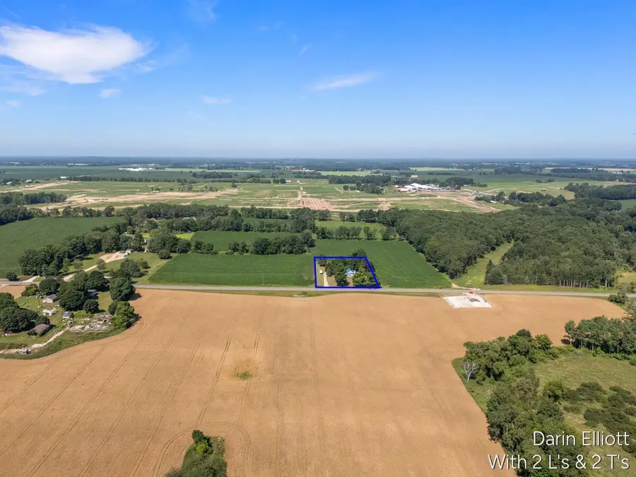 3703 N Cedar Lake Road Ne, Edmore, MI 48829 - #2