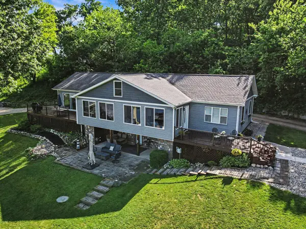 12144 S Sherman Lake Drive, Augusta, MI 49012