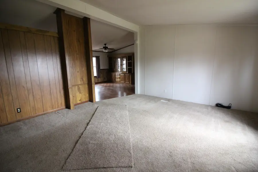 45768 Kozma Street, Belleville, MI 48111 - #3