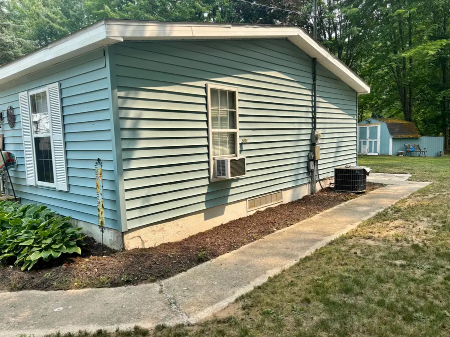 8464 15 Mile Road, Paris, MI 49338 - #3