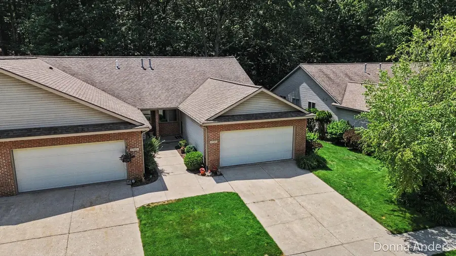 17517 Park Place Circle, Spring Lake, MI 49456 - #2