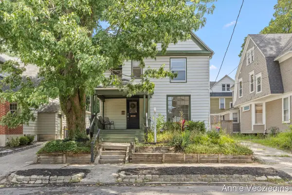 262 Hollister Avenue Se, Grand Rapids, MI 49506