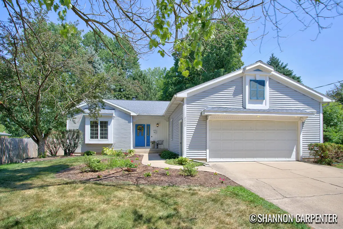2620 Riverside Drive Ne, Grand Rapids, MI 49505 - #1