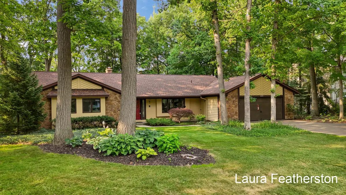 2091 Northridge Drive Ne, Grand Rapids, MI 49525 - #1