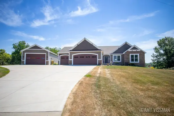 7774 Timpson Avenue Se, Alto, MI 49302