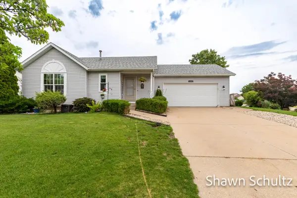 14307 Aspen Vale Drive, Holland, MI 49424